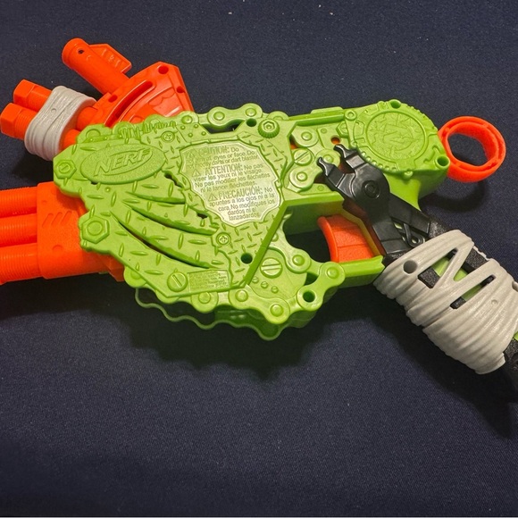 Nerf Zombie strike Alternator Blaster Tested Other Nerf Blasters Listed - Picture 2 of 13
